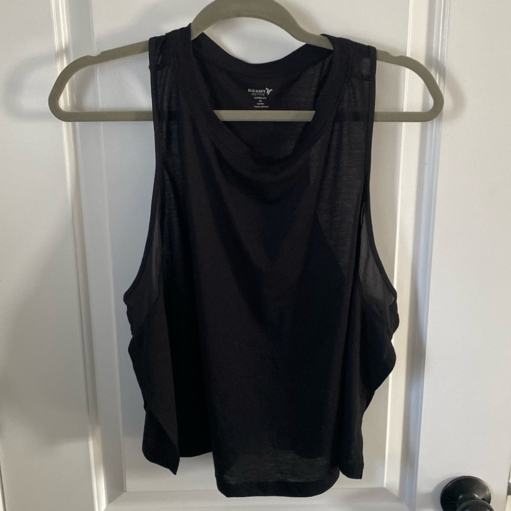 Old Navy UltraLite Split Hem Crop Top